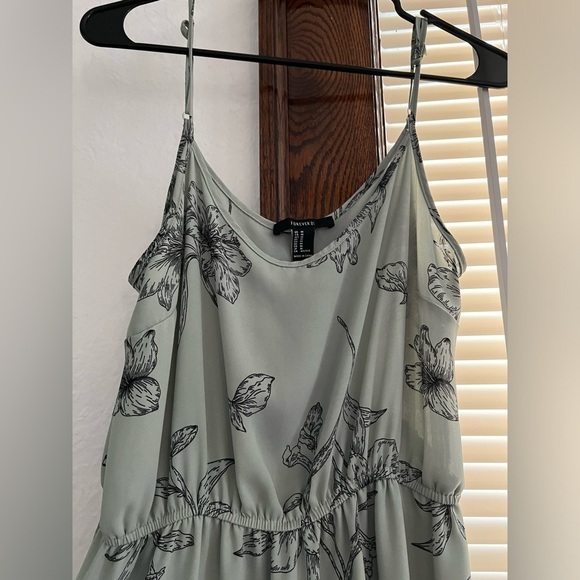 Forever 21 Dresses & Skirts - Forever 21 Floral Sun Dress Size Medium